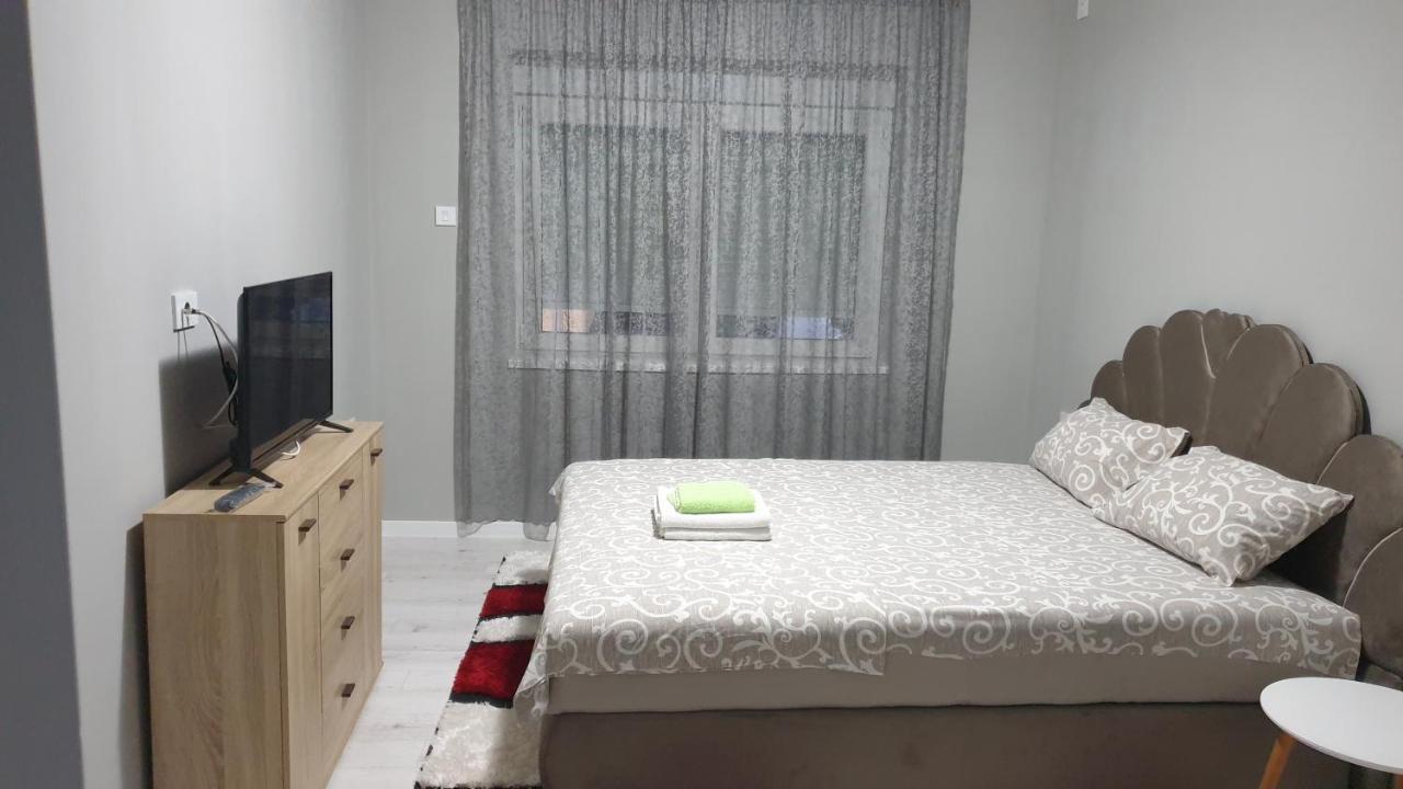 Apartman Sweet Dreams 2 Aparthotel Nis Luaran gambar