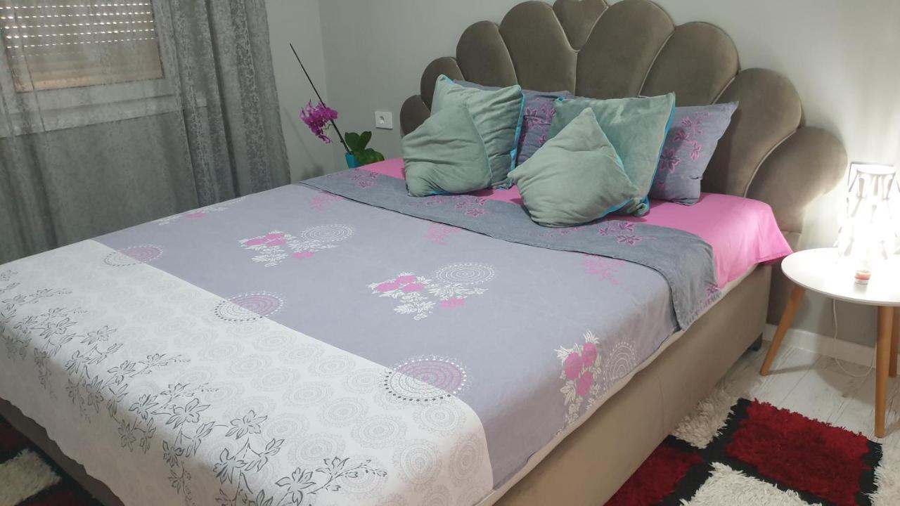 Apartman Sweet Dreams 2 Aparthotel Nis Luaran gambar