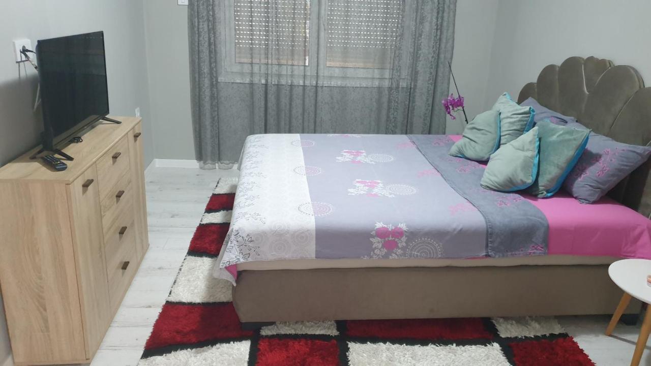 Apartman Sweet Dreams 2 Aparthotel Nis Luaran gambar